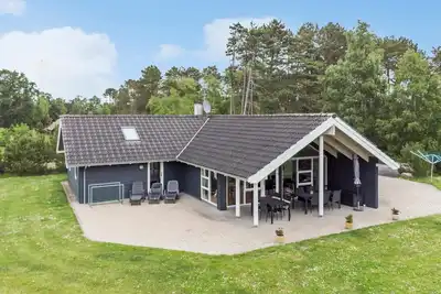Image de Superbe maison à Rødby avec sauna