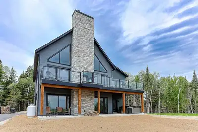 Image de L’ Horizon Des Coteaux | Chalet Neuf Avec Spa