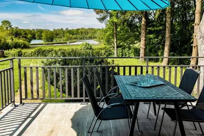 Image de Villa Proche Briare, au Bord du Canal, en Pleine Nature