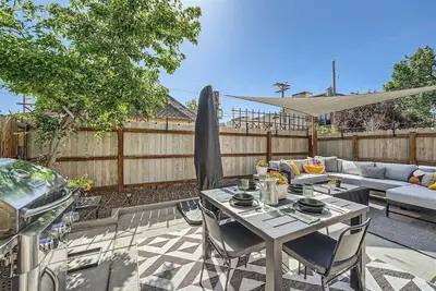 Image de 2 Bed Sunny Retreat, Home Office, Backyard 30 Day