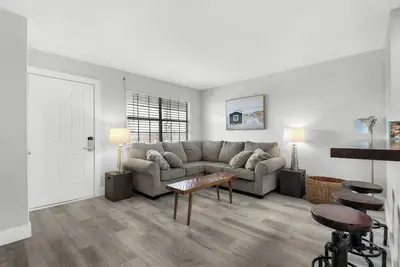 Image de Walk to Beach - Cozy 1 Br Condo- Bream Island 211