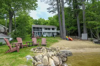 Image de Recently updated home on Thompson Lake with gorgeous sandy beach!