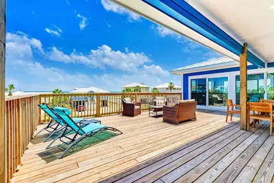 Image de New! Gulf Views, 300 yards to Beach, Boat Parking!