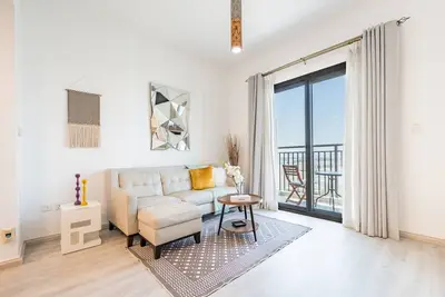 Image de Delightful 2br Apartment in Town Square Safi 1a, Al Yelayiss 2 by Deluxe Holiday Homes