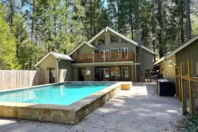 Image de Storybrook Manor with Twain Harte Lake Access
