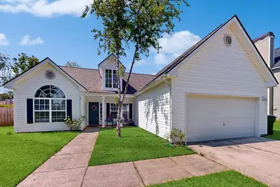 Image de Cozy home with fireplace, gas grill, netflix and dog friendly