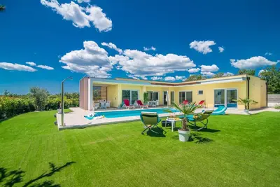 Image de Maison de vacances Svetvinčenat pour 1 - 6 personnes avec 3 chambres à coucher - Maison de vacances
