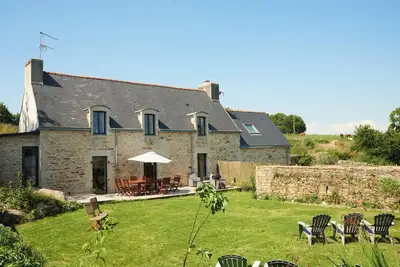 Image de Grande Maison Charmante au Milieu des Chevaux. Logement Insolite Dans Ecuries!