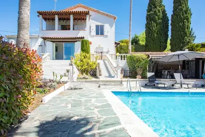 Image de Family house 3 bedrooms 3 bathrooms pool A/C garden close to St Paul de Vence