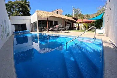 Image de Casa Bugambilia Santa Cruz -\nPrivate 4 bdrm house with giant pool-walk to beach!