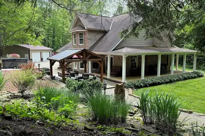 Image de Secluded Retreat in Hocking Hills with Hot Tub – 10 Min from Old Man’s Cave