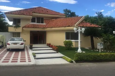 Image de Casa amplia, independiente, fresca, acogedora. Condominio El Peñon Giraradot