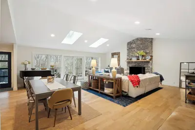 Image de Comfortable, peaceful, beautiful and a short drive to beaches