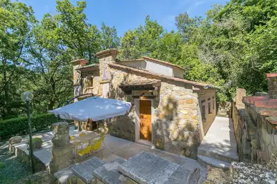 Villa 'Le Querciolaie - Adamo Ed Eva' avec vue montagne et piscine partagée