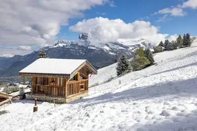Chalet 'Mazot De Warens' avec terrasse privée et jardin privé