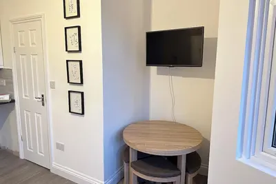 Image de Cosy London Apartment by Underground Train station - Starlet Stays
