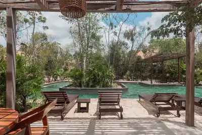 Image de Stylish Duplex Lower Level, 2br, Wifi, Pool, Gym in Tulum