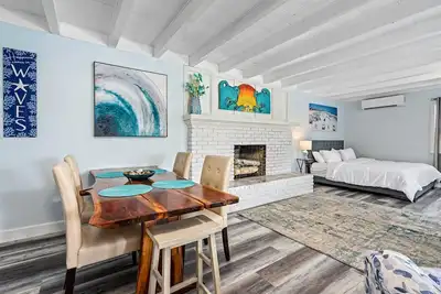 Image de Pool Oasis w/ Guest Cottage 2 Blocks from Beach