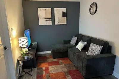 Image de Prime & Fully Furnished Apartment I 2 double bed | Windermere, Sw, Edmonton