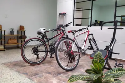 Image de Vintage house from the 60's at Laureles in Medellin. 120 m².