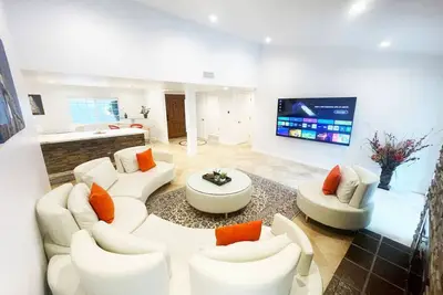 Image de 3br Villa with Serene Poolside Views - Cal1 - Hh