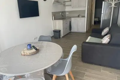 Image de Appartement rénové à 50m de la plage, climatisé, Parking, 4 couchages, La Grande-Motte