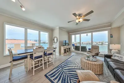 Image de Sandpiper Cove 501- Amazing water views!