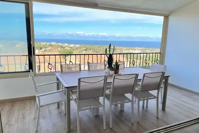 Image de LOr Panoramique 80m2-3 Chambres Santambroggio - Vue mer et Montagne