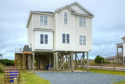 Image de Beautiful 5br 3. 5ba House-Oceanfront, Pool, Gazebo, Sleeps 12