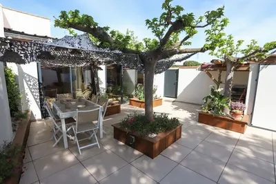 Image de St Cyprien maison  4 étoiles avec grande terrasse ensoleillée