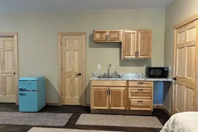 Image de Cozy studio in charming Duluth