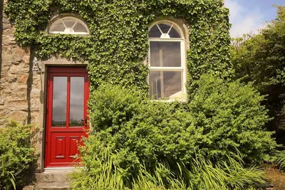 Image de The Old School House, Clifden - Full of Charm