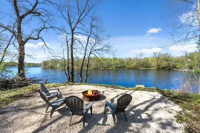 Image de Brand New/Lake Front on Cross Lake Trail/Kayaks