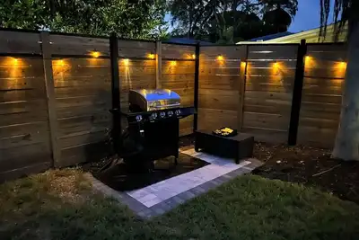 Image de Modern Coastal Home -  5 mins to Beach - Pet Friendly - PuttPutt - Games - Grill