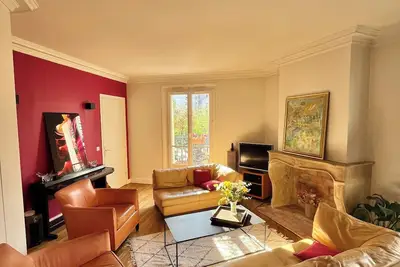 Image de Beautiful Parisian Haussmannian Apartment! with views on iconic Eiffel Tower