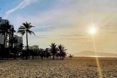 Image de Casa Ótima Localização com Piscina e Churrasqueira, a 100m da Praia