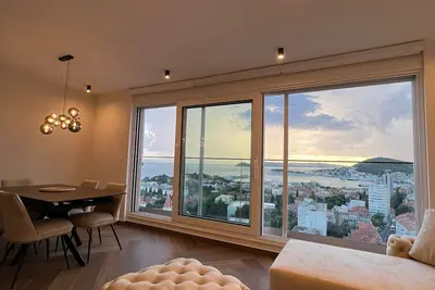 Image de Modern apartment with amazing views on the sea and mountains in center of Split.