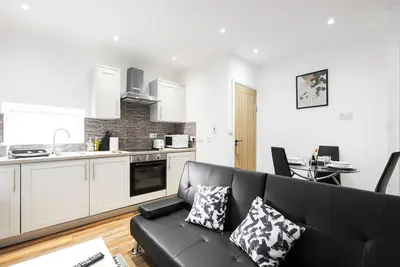 Image de Cosy Large Flat Near Leeds City, Free Parking