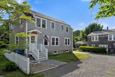 Image de Newly Renovated 2br Rockport Home w/ parking Steps to Back Beach+Bearskin Neck!