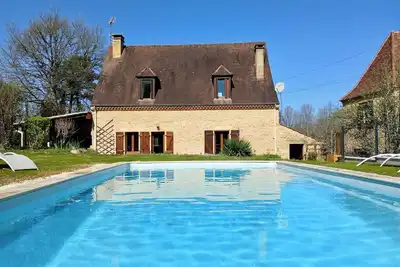 Image de Maison de vacances 'Les Collines D'Allas' avec terrasse privée et Wi-Fi