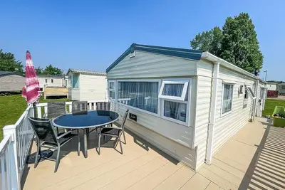 Image de Caravan with large decking at Coopers Beach Holiday Park ref 49036ts