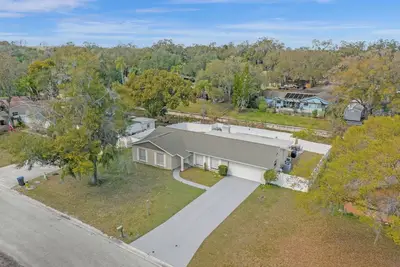 Image de 5 bedrooms/2bathrooms Luxury amenities home- Pool, Ping pong table, Pool Table\n\n