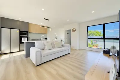 Image de Contemporary Design Four-Bedroom Home