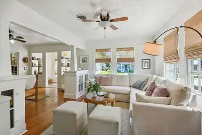 Image de The Sunday Cottage in Old Town, Bay St. Louis. Priceless Location! Walkable!