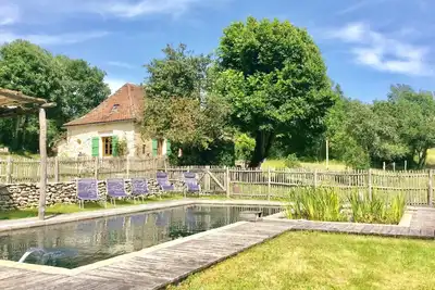 Image de Maison de vacances Dordogne avec piscine bio 3 chambres. Animaux acceptés