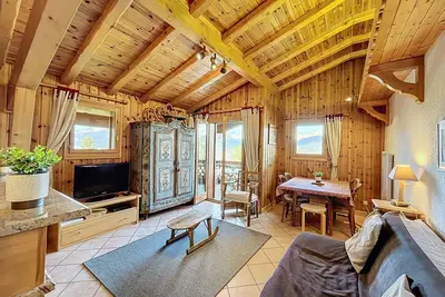 Appartement 3 pièces tout équipé avec balcon et box fermé, à 1, 2 km du centre de Combloux