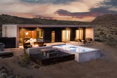 Image de Revolve House: Pool Overlooking Joshua Tree