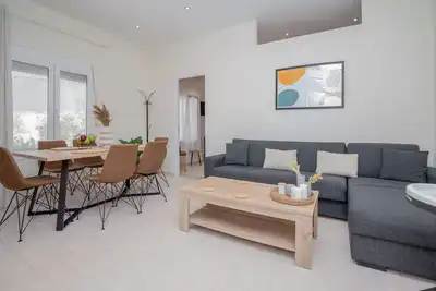 Elia Apartment - A Charming Family Home with Private Garden