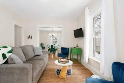 Image de Sweet Retreat 3 Mins to Notre Dame, Eddy St. Commons, & Memorial Hospital