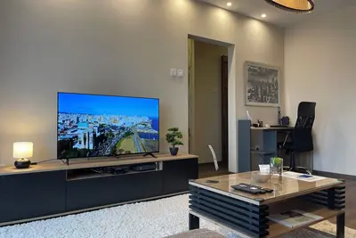 Image de Elegant, modern 62m2 apartment with keypad entry.
